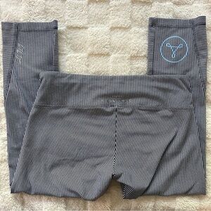 Lorna Jane • Striped Capri Leggings